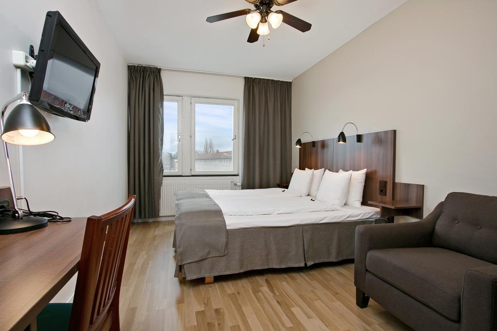 שטוקהולם First Hotel Brommaplan מראה חיצוני תמונה