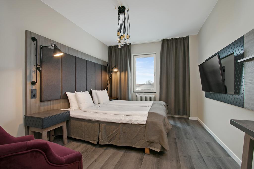 שטוקהולם First Hotel Brommaplan מראה חיצוני תמונה