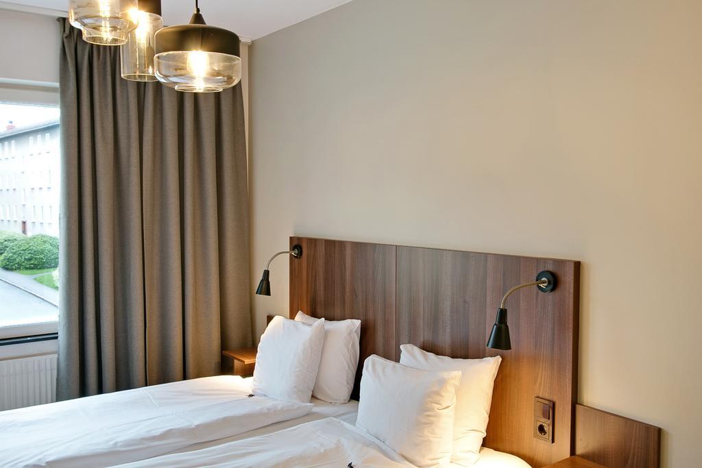שטוקהולם First Hotel Brommaplan מראה חיצוני תמונה